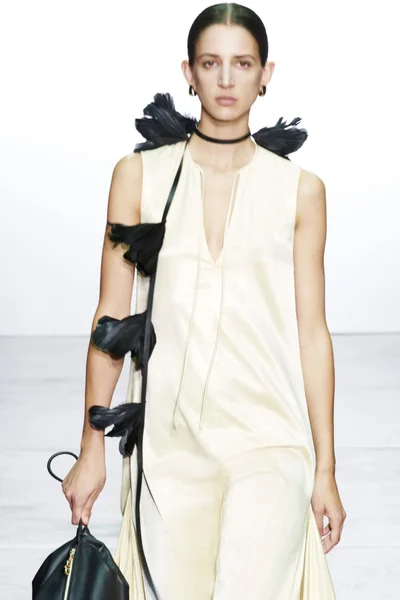 Look 9
